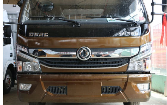 より広いキャビンのディーゼル 4x4貨物トラック 軽量 5.5T 後部軸 定数